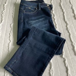 YMI Luxe dark denim crop jeans Sz 11